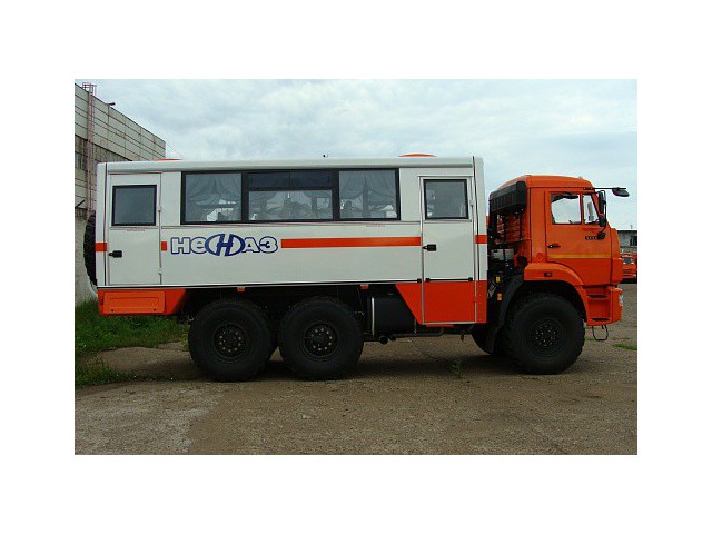 Вахтовый автобус НЕФАЗ-4208-24