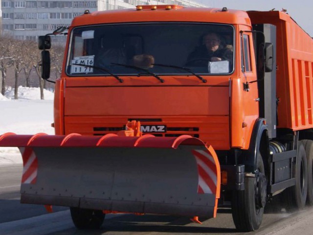 Дорожная комбинированная машина ЭД-405АГ